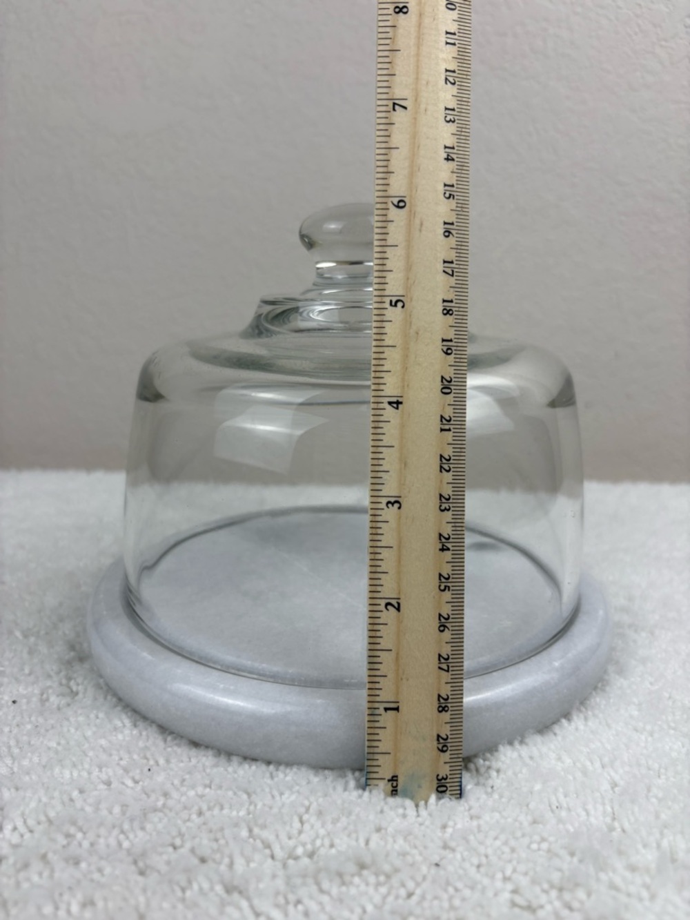 Vintage-style Cheese Dome with a Marble Base and a Clear Glass Dome - Picture 7 of 7